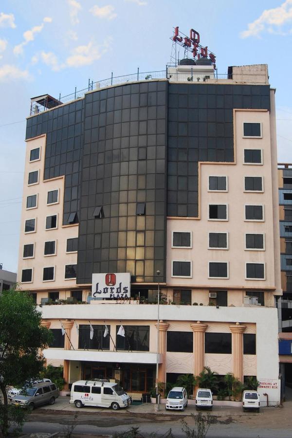 Lords Plaza Surat Hotel Exterior photo