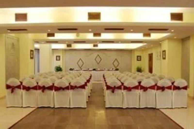 Lords Plaza Surat Hotel Exterior photo