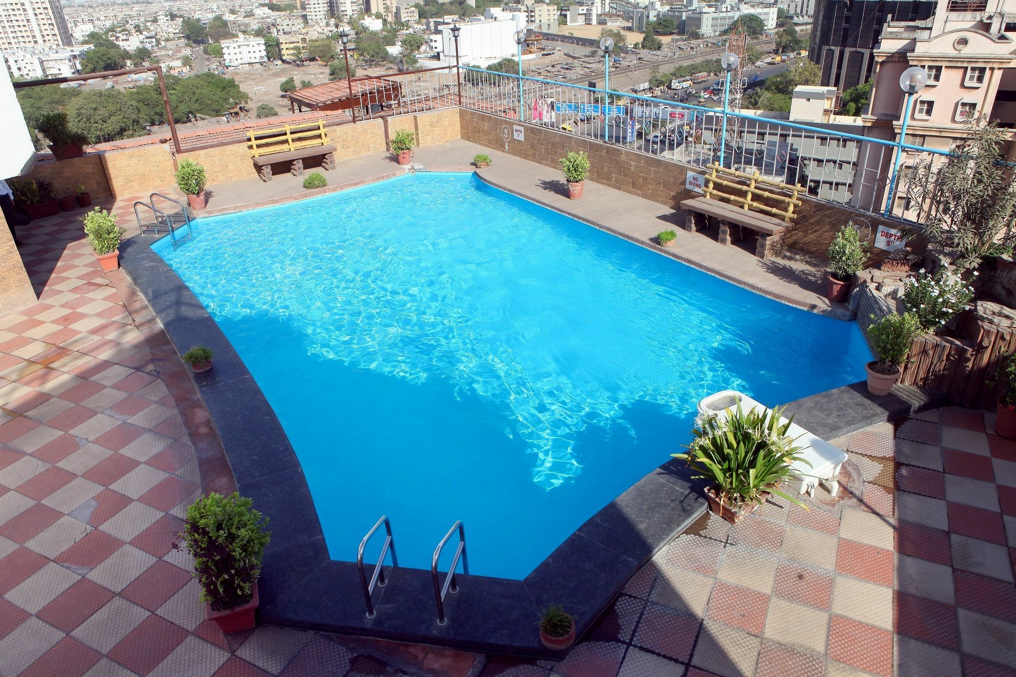 Lords Plaza Surat Hotel Exterior photo
